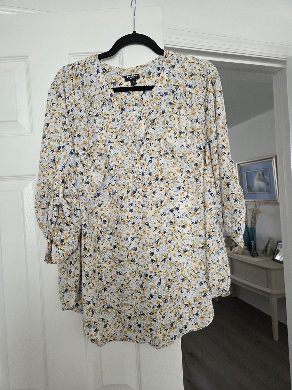 torrid Floral V-Neck Blouse in White, Yellow, Blue